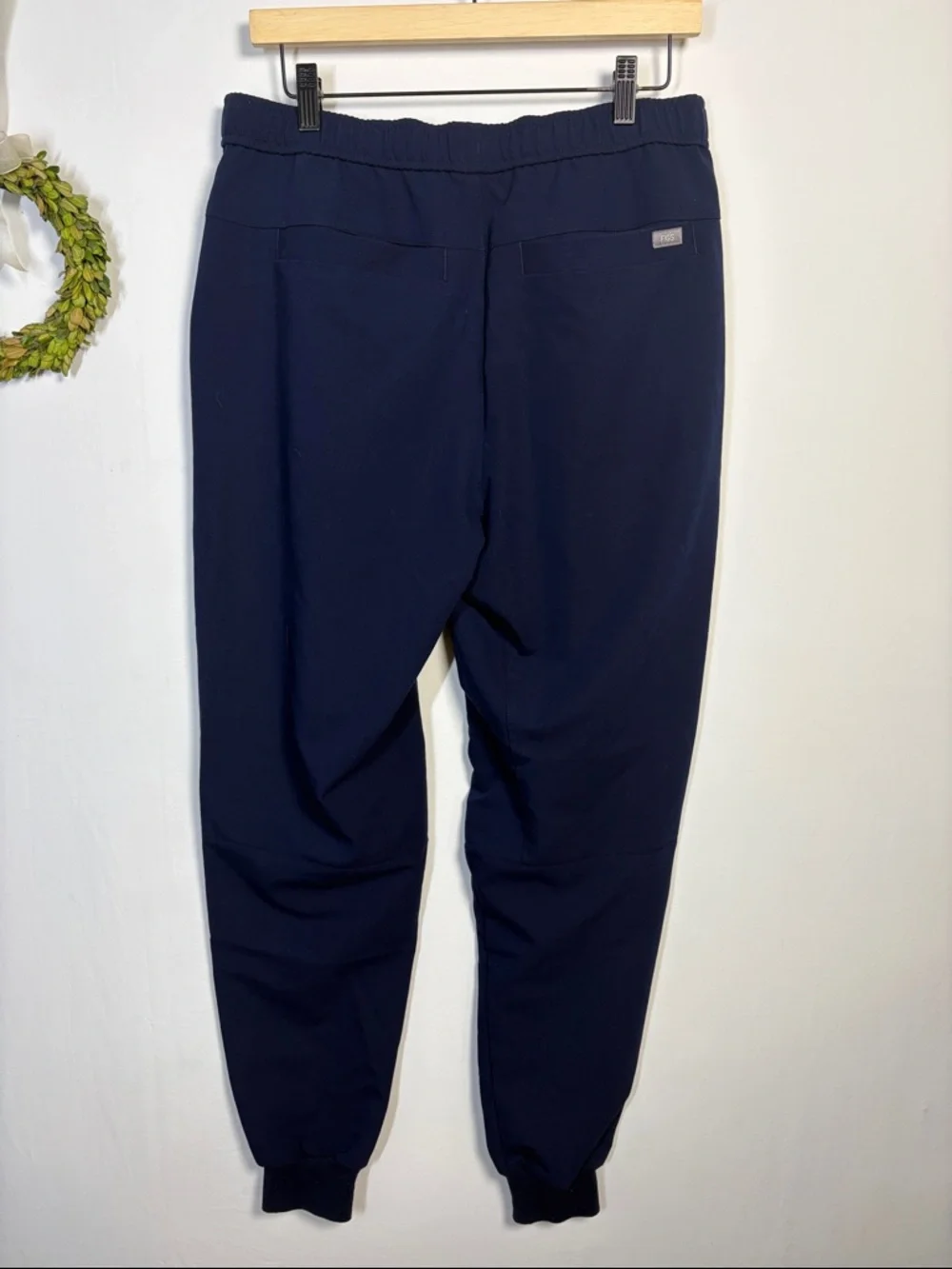 FIGS Men's Tansen Navy Jogger Scrub Pants size medium